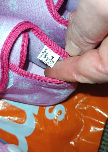 Kız Çocuk Pembe Kaydırmaz Terlikler ev pufu - Görsel 4