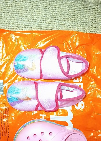 Kız Çocuk Pembe Kaydırmaz Terlikler ev pufu - Görsel 2