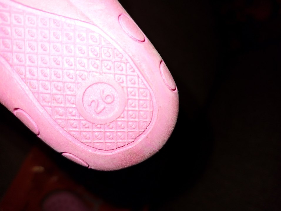 Kız Çocuk Pembe Kaydırmaz Terlikler ev pufu - Görsel 5