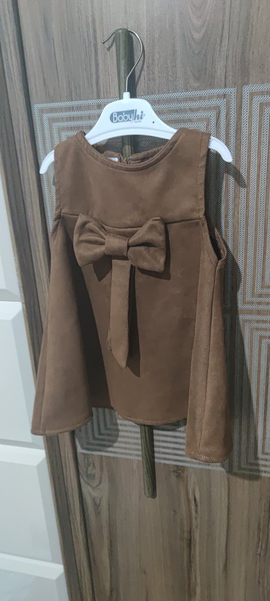 Kahverengi Süet Fiyonklu Kolsuz Kız Elbisesi - Görsel 3