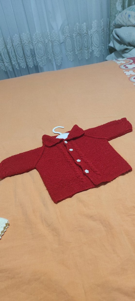 Kız Çocuk Kırmızı Örgü Hırka - Görsel 3