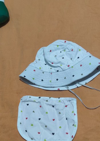 Çocuk Kalpli Düğmeli Beyaz Şapka - Görsel 6