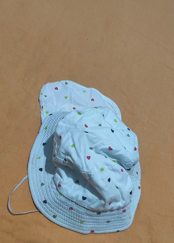 Çocuk Kalpli Düğmeli Beyaz Şapka - Görsel 7