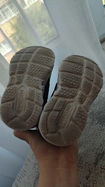 23 Beden yeşil Renk Skechers ışıklı ayakkabı
