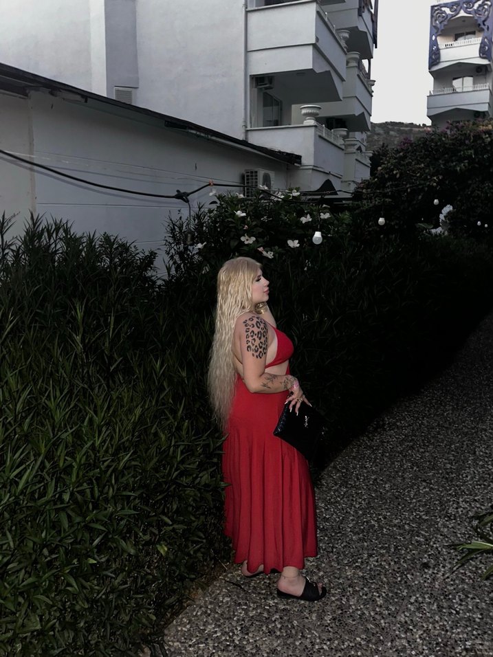 Kırmızı Straplez Gotik Uzun Elbise - Görsel 2