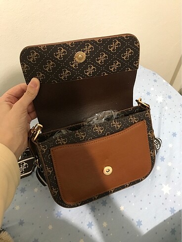 Diğer Guess çanta