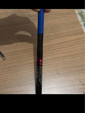 Maybelline New York mavi eyeliner