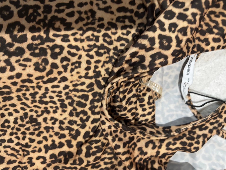 Bershka ust - Görsel 2