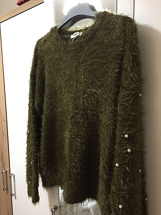 Koton incili ve tüylü haki kazak - Görsel 6