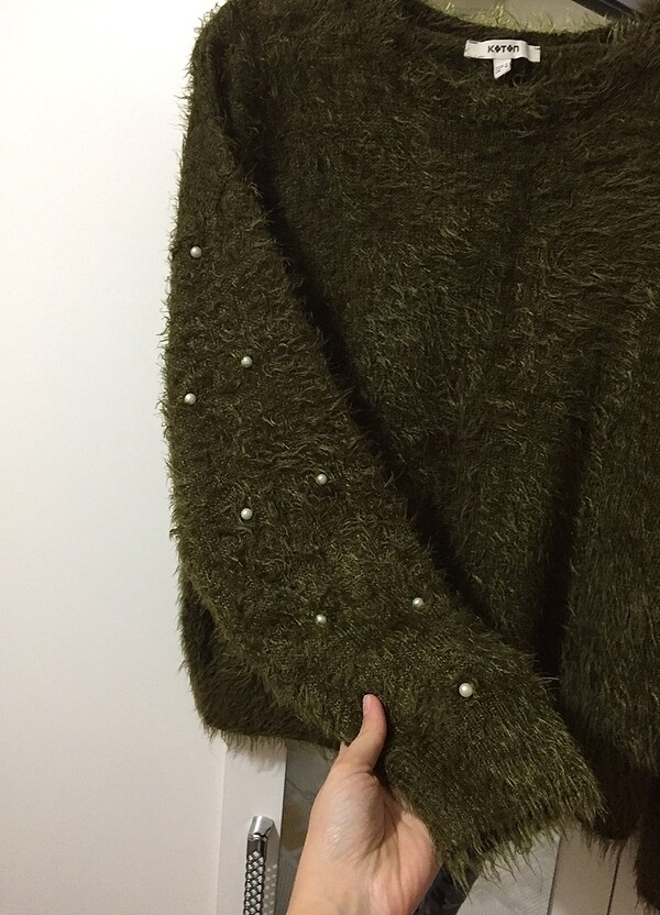 Koton incili ve tüylü haki kazak - Görsel 4