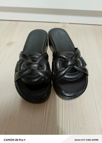 Siyah Kadın Dolgu Topuklu Terlik - Görsel 4