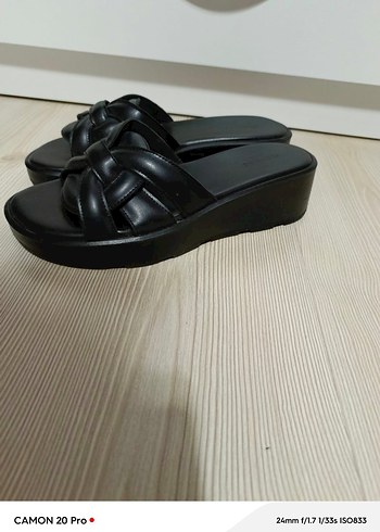 Siyah Kadın Dolgu Topuklu Terlik - Görsel 5