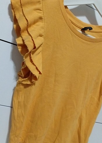 Sarı Fırfırlı Tişört - Görsel 2