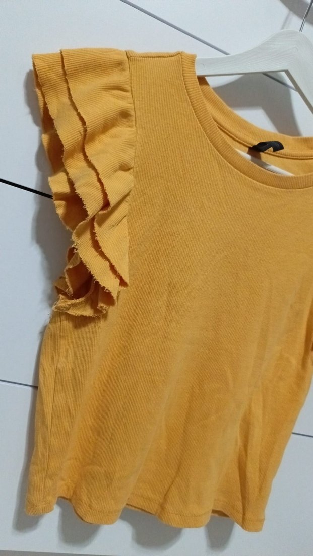 Sarı Fırfırlı Tişört - Görsel 2