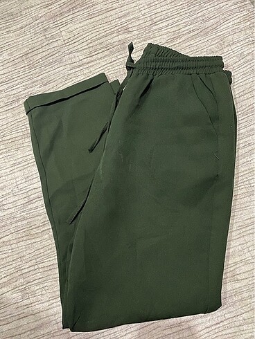 m Beden yeşil Renk Kumaş pantolon