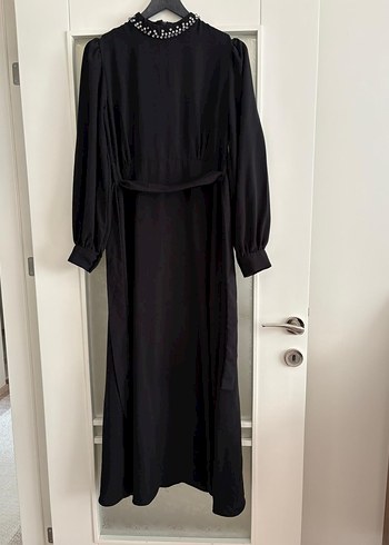 Siyah Uzun Kemerli Yüksek Yakalı Kadın Elbise - Görsel 2