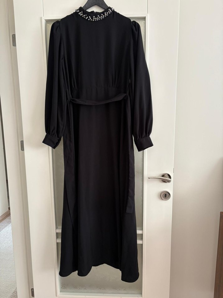 Siyah Uzun Kemerli Yüksek Yakalı Kadın Elbise - Görsel 2