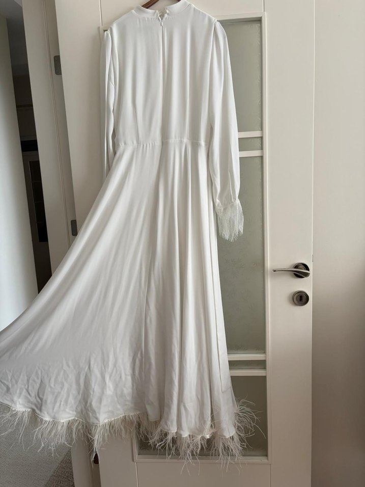 Uzun Beyaz Kadın Elbise, Püsküllü, V Yaka - Görsel 3