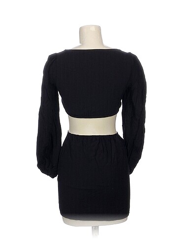 xs Beden PreLoved Kısa Elbise %70 İndirimli.