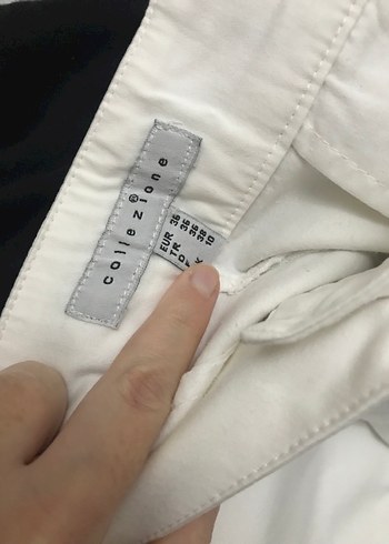 Beyaz Rahat Mini Şort - Görsel 4