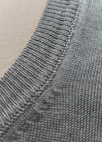 Gri V Yaka Kolsuz Süveter - Görsel 3