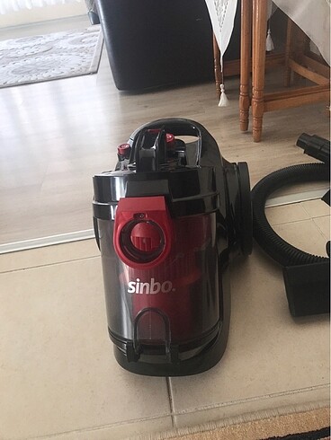 Elektrik süpürgesi her aparatı mevcuttur
