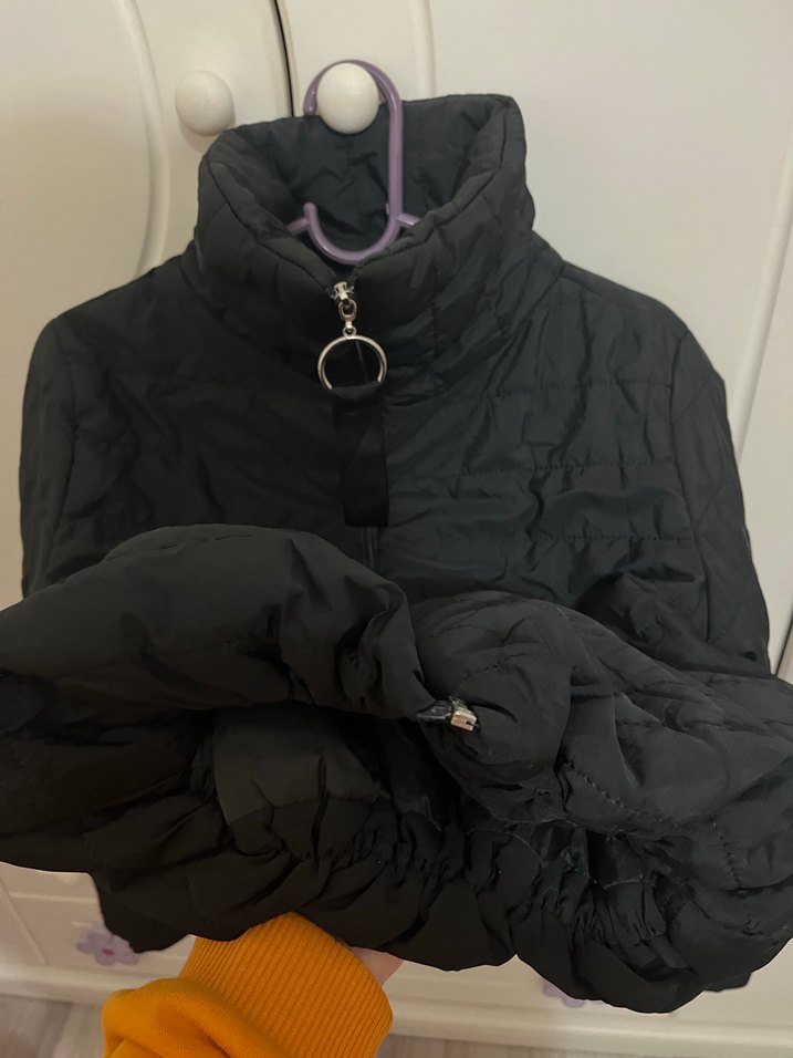 Siyah Gotik Yüksek Yakalı Kadın Mont - Görsel 4