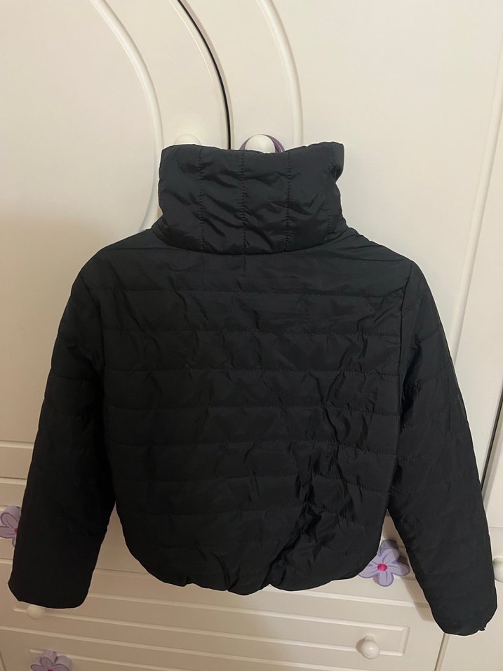 Siyah Gotik Yüksek Yakalı Kadın Mont - Görsel 2