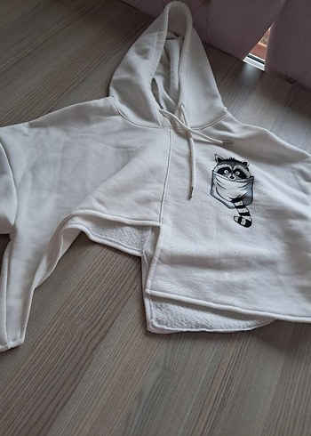 Beyaz kapşonlu Swiftşort - Görsel 2