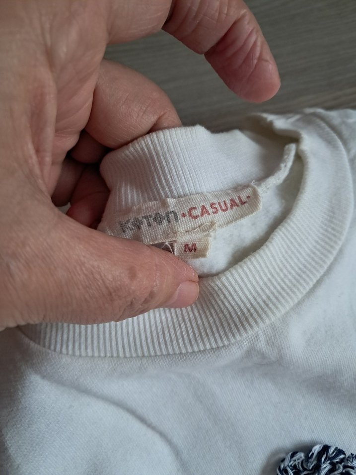 Beyaz kapşonlu Swiftşort - Görsel 3