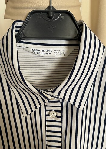 Zara Düğmeli Çizgili Kadın Gömlek