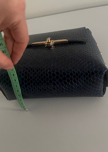 Zincir Detaylı lacivert  Yılan Derisi Desenli Çanta - Görsel 8