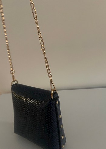 Zincir Detaylı lacivert  Yılan Derisi Desenli Çanta - Görsel 3