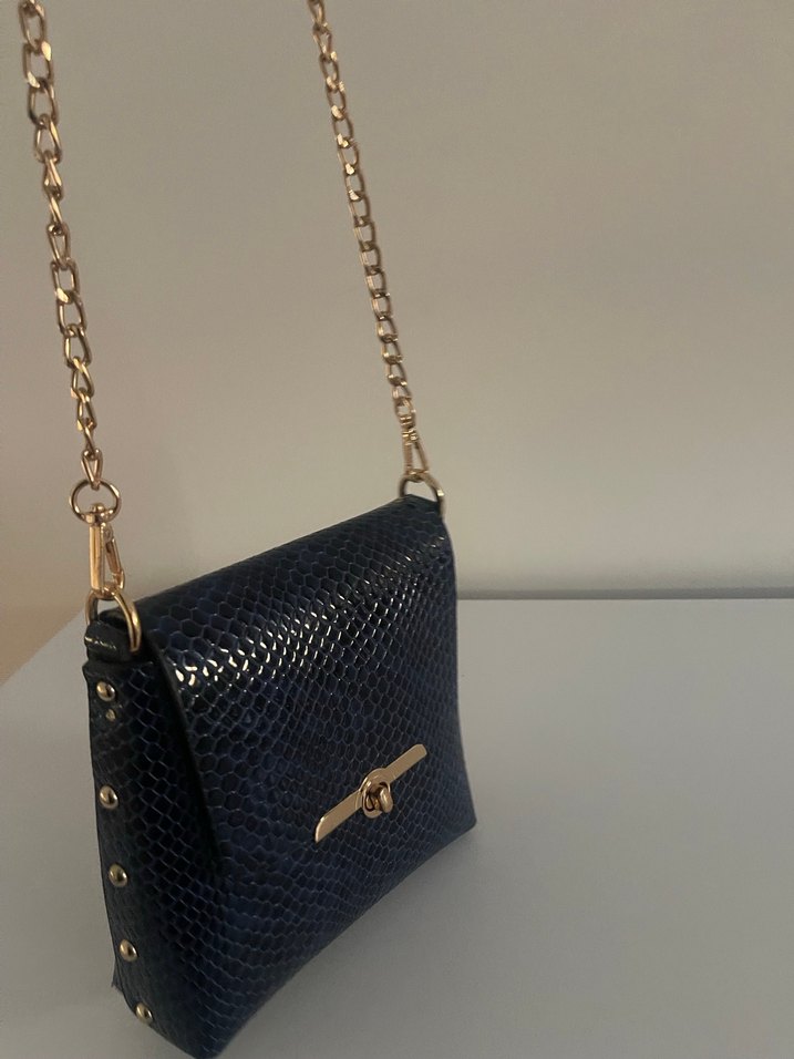 Zincir Detaylı lacivert  Yılan Derisi Desenli Çanta - Görsel 2