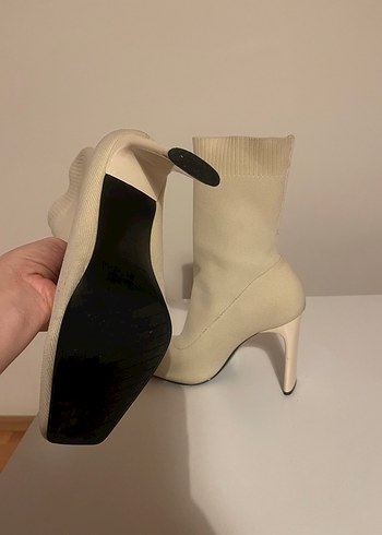 Beyaz Stiletto Topuklu Kadın Çizme - Görsel 4