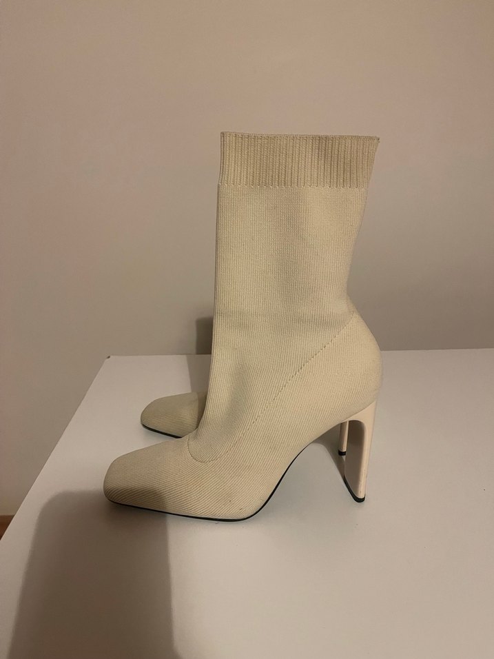 Beyaz Stiletto Topuklu Kadın Çizme - Görsel 5