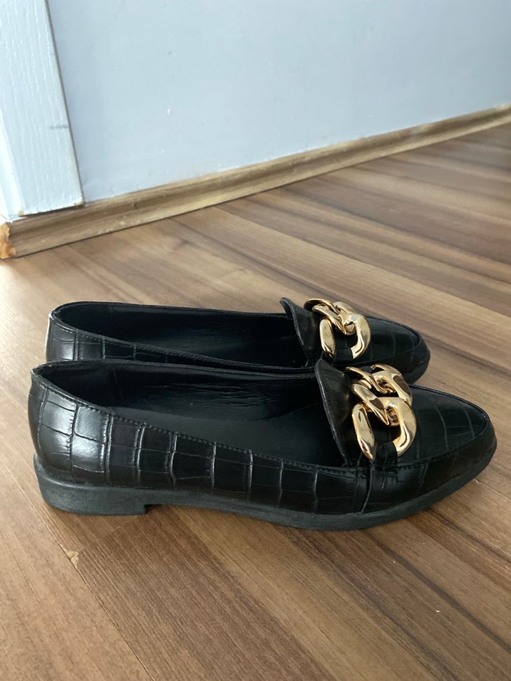 Zincir Detaylı Siyah Kadın Deri Loafer - Görsel 2