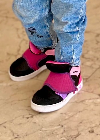 Kız çocuk bot - Görsel 2