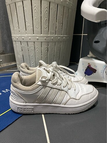 Adidas spor ayakkabı