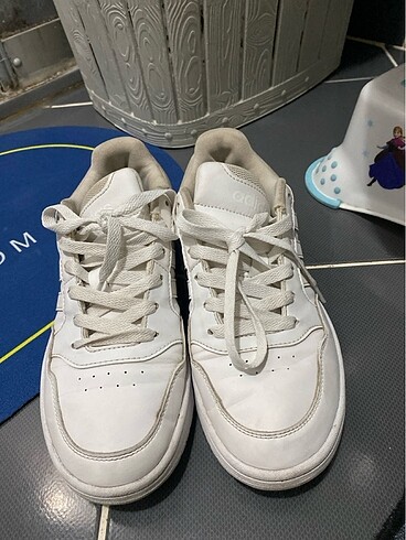 38 Beden Adidas spor ayakkabı