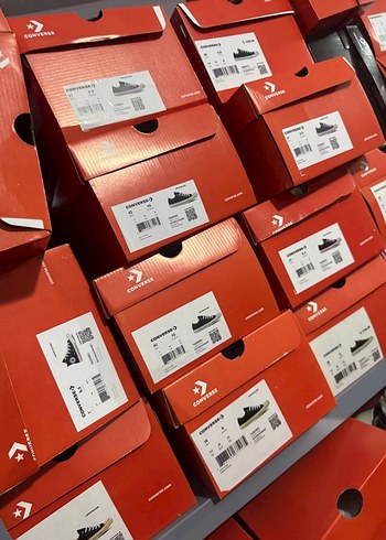 42 Beden siyah Renk Converse chuck taylor