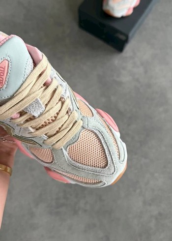 37 Beden New Balance 9060 kadın spor ayakkabı