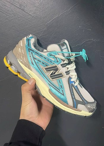 New Balance 1906