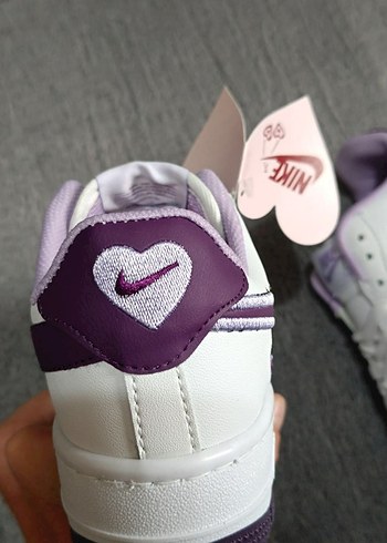 Nike Nike kiraz