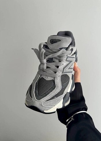 New Balance New Balance 9060 Smoke Grey