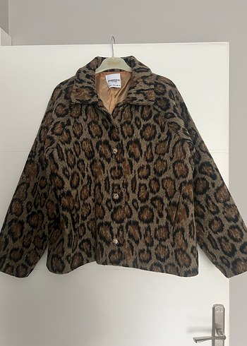 Kahverengi Leopar Desenli Kadın Mont