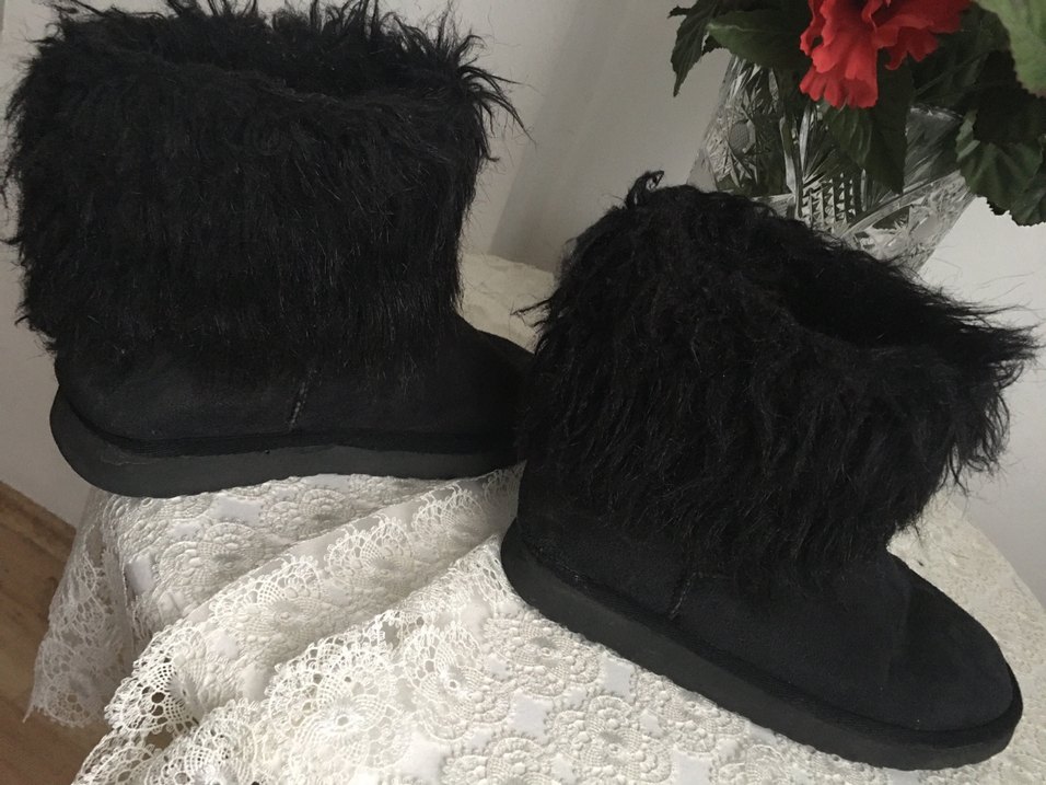 Siyah Peluş Detaylı Kadın Dolgu Topuk Bot - Görsel 3