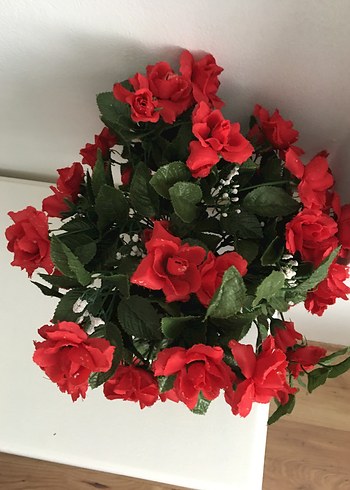 Beden kırmızı Renk Canlı Kırmızı Yapay Gül Demetti