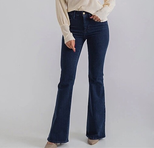 FLARE JEANS