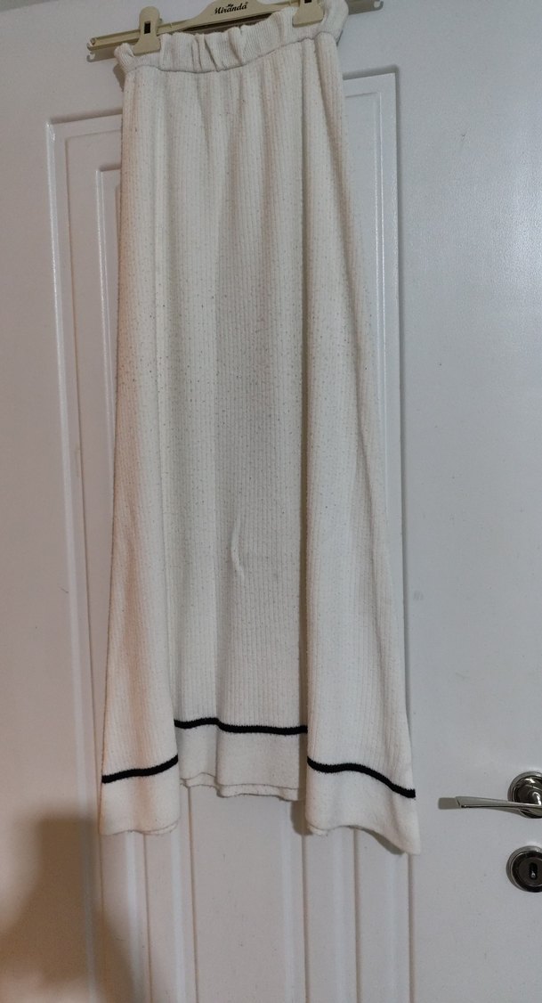 Beyaz Piliseli Uzun Kadın Etek - Görsel 2